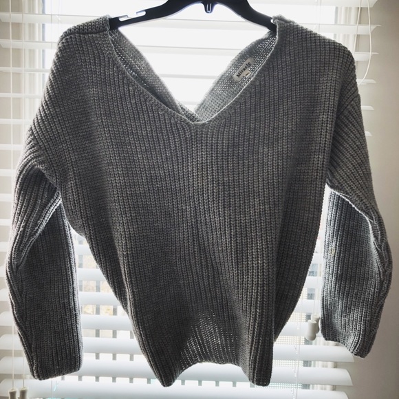 Grey Knot Sweater/Top - Picture 2 of 2